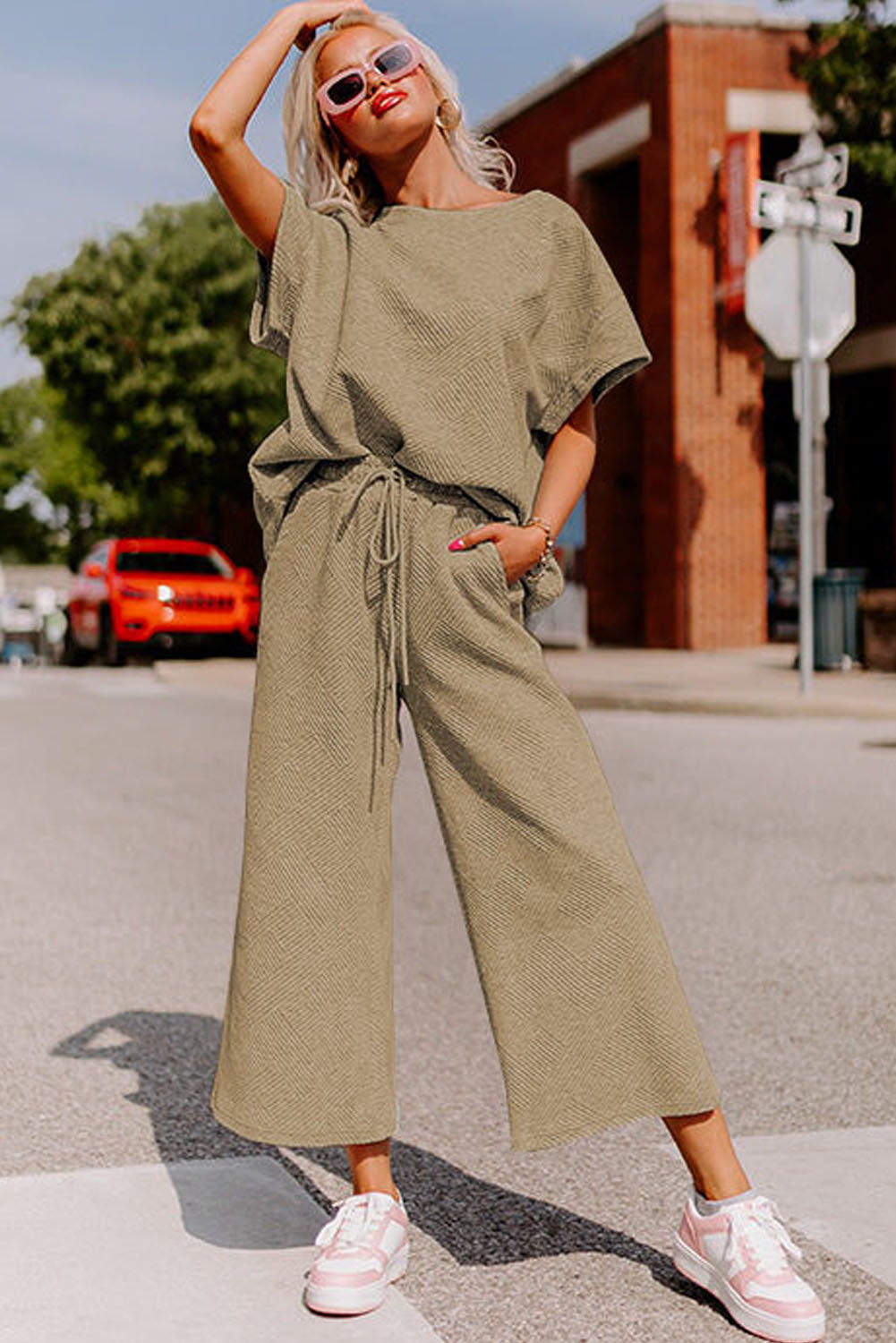 Brown Textured Loose Fit T Shirt and Drawstring Pants Set